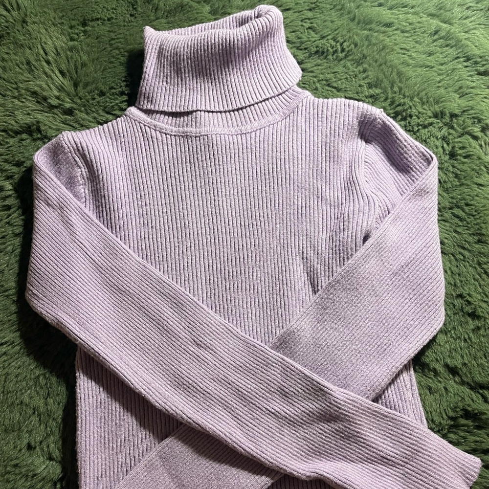 Women's Ribbed Turtleneck Sweater - Lavender